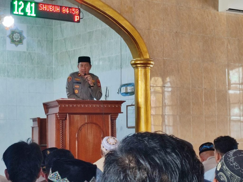 Jumat Curhat Kapolsek Tamalanrea di Mesjid Nurul Hijrah BTP Blok G Buntusu Tamalanrea Makassar