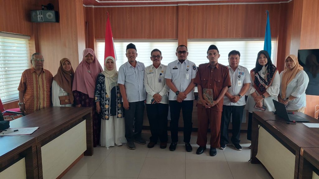 Sekretaris Disdik Sulsel, Dr. Andi Ibrahim Lonching SMA Islam Unggulan Pesantren Alam Indonesia Pilihan Alternatif Terbaik Masyarakat Lemo- Lemo Tanete Riaja Kab. Barru