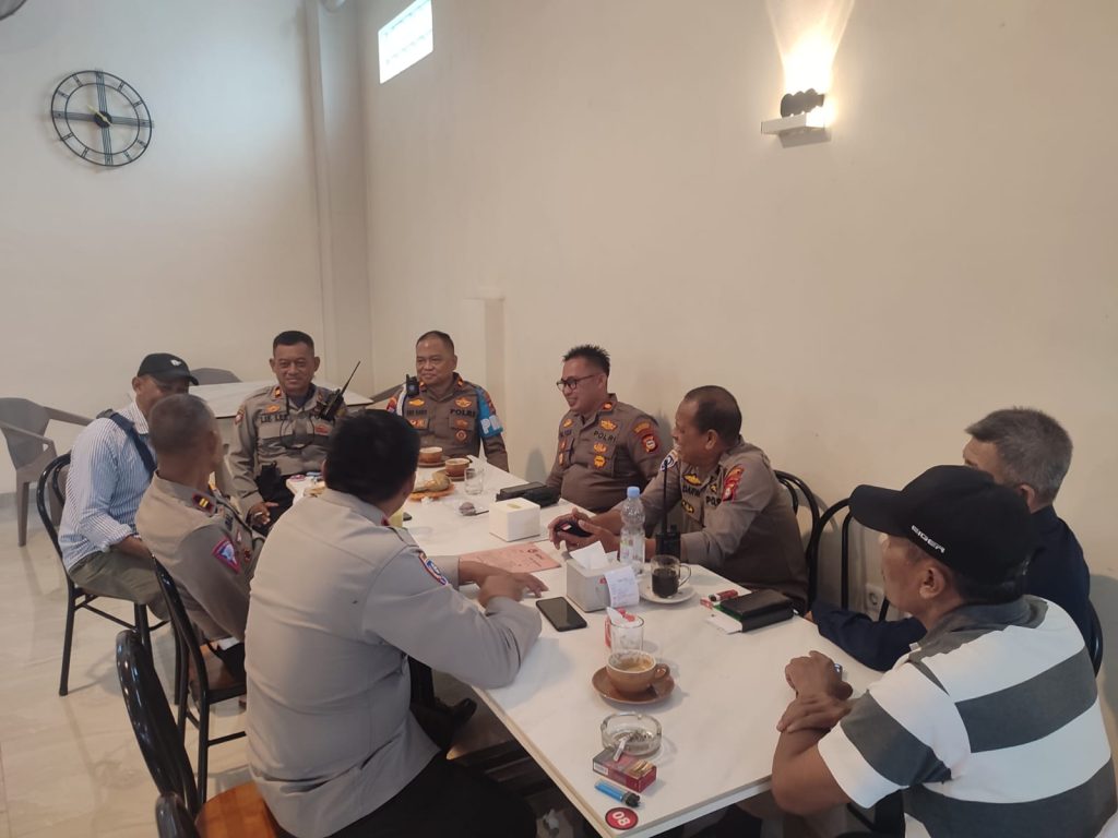 Coffe Morning Bersama Para Perwira, Kapolsek Tamalanrea Gelar Anev Mingguan