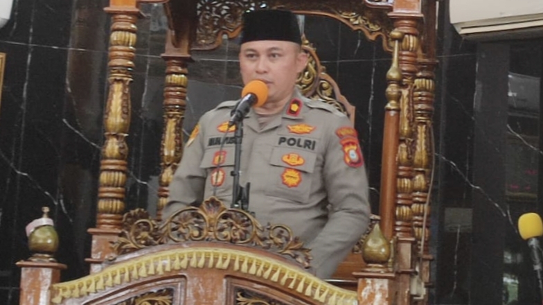 Safari Jumat Kapolsek Tamalanrea di Mesjid Nurul Hasan BTN Antara