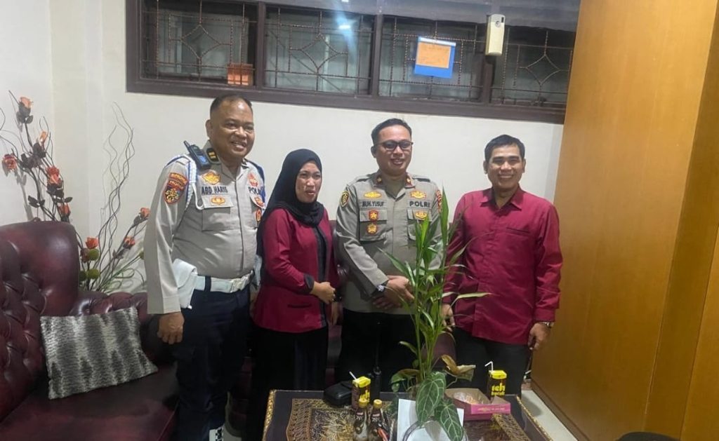 Kapolsek Tamalanrea Silaturahmi Kamtibmas dengan Sivitas Akademika STIKES Nani Hasanuddin
