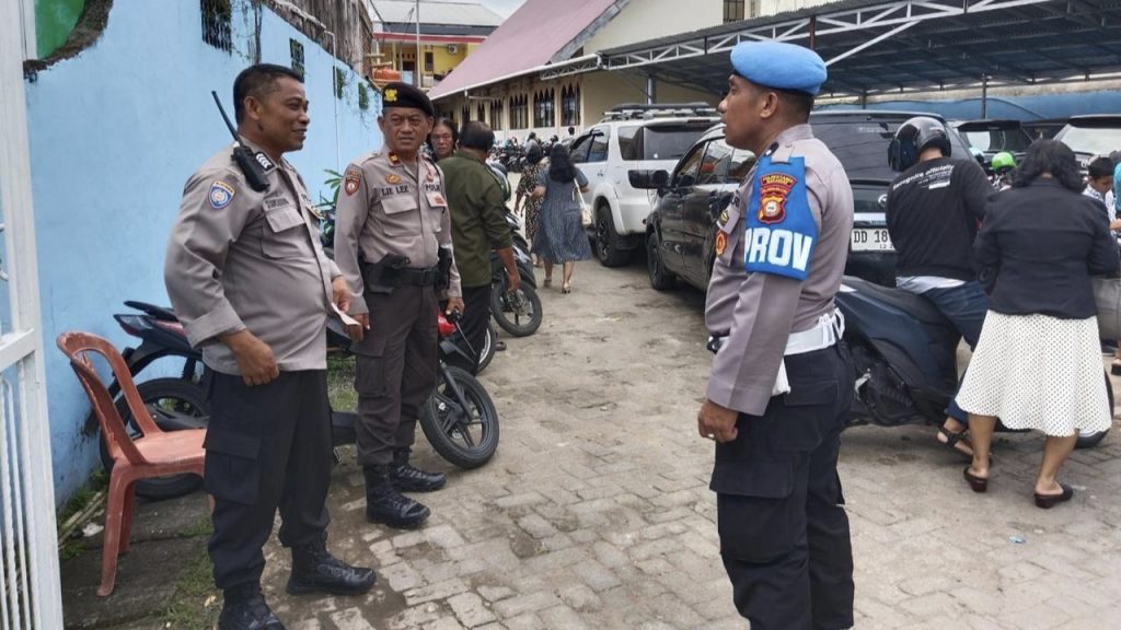 Berikan Kenyamanan, Polsek Tamalanrea Gelar Pengamanan Ibadah Kenaikan Isa Al Masih