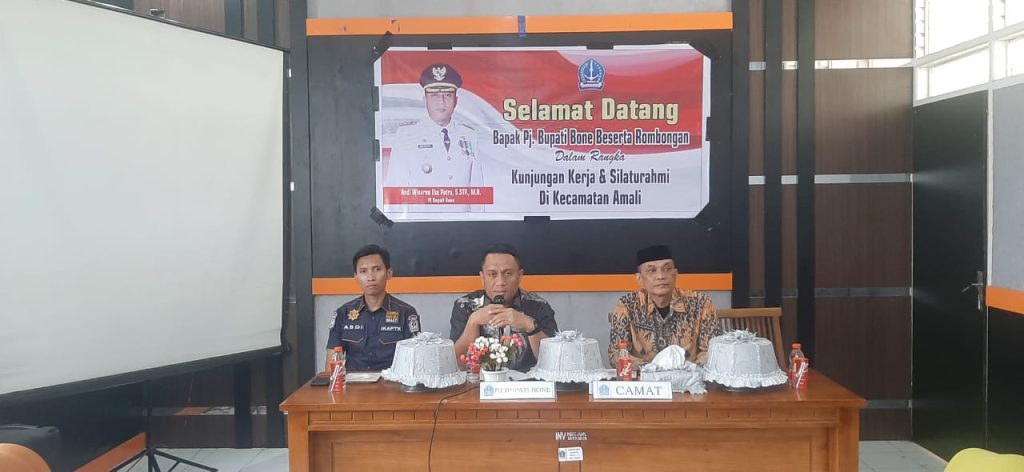 Kunjungan Kerja di Amali, Pj.Bupati Bone : Berpolitiklah Secukupnya, Bersahabatlah Selamanya