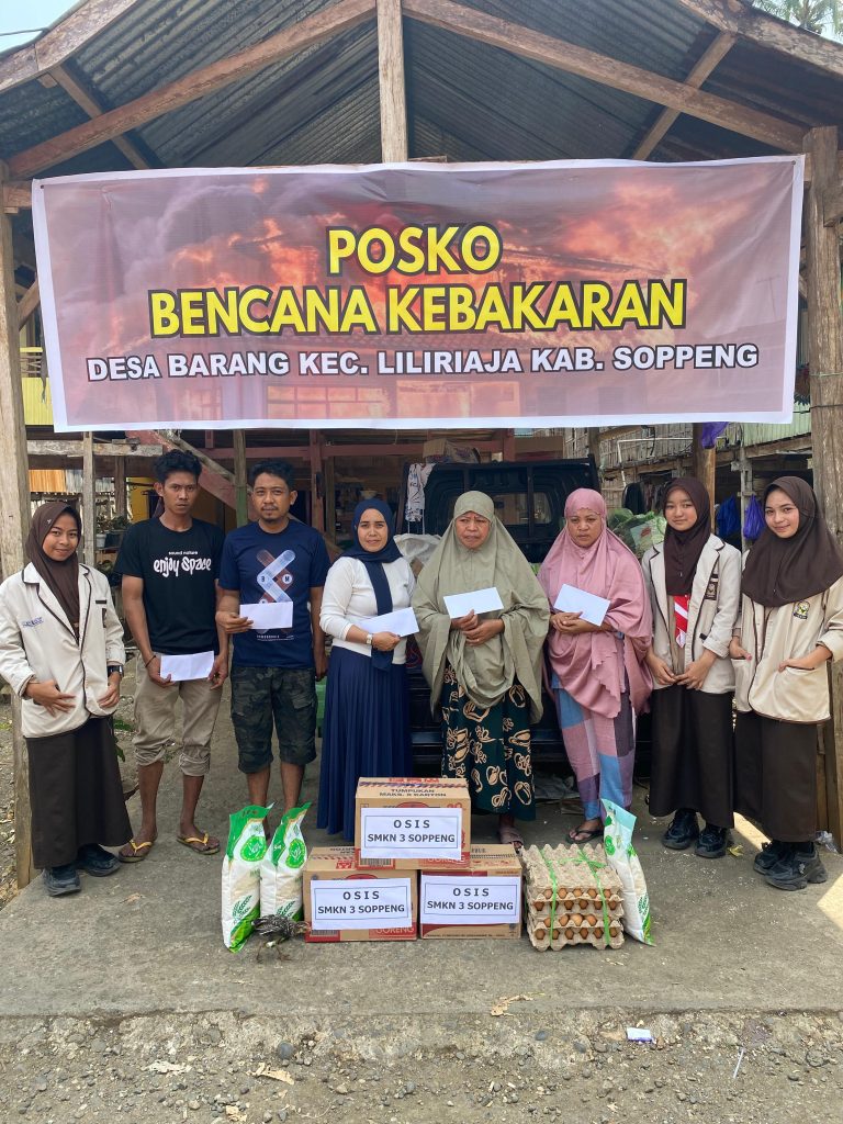 OSIS SMKN 3 Soppeng Gelar Aksi Solidaritas untuk Korban Kebakaran di Desa Barang