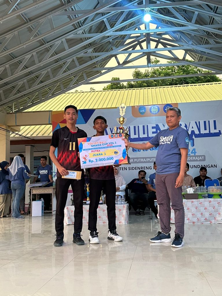 Tim Volley Putri SMA Negeri 2 Enrekang Raih Juara 1 Turnamen Voli di Sidrap