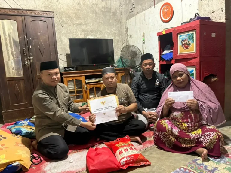 Ibu Helmi Viral Usai Penertiban, Dapat Bantuan Gubernur Sulsel