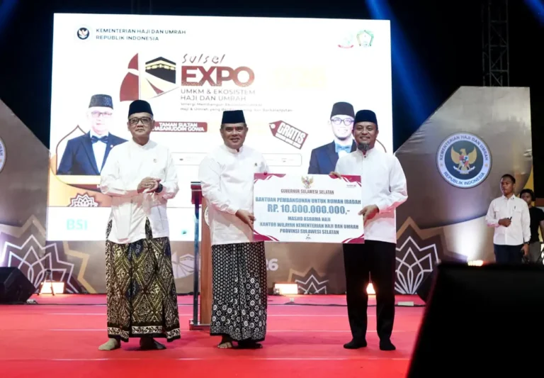 Gubernur Sulsel Serahkan Bantuan Rp10 Miliar untuk Pembangunan Masjid Asrama Haji